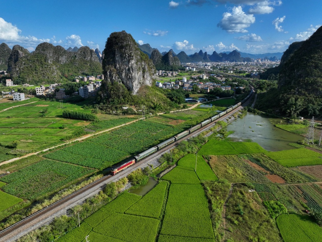 7 Epic Train Trips Across China